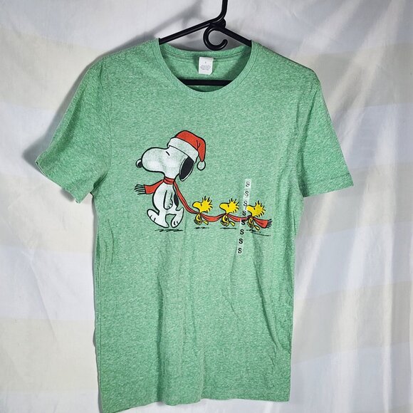 Peanuts Other - Peanuts Snoopy Sharing a Red Scarf with Woodstocks Green Cotton Poly Tee Size S